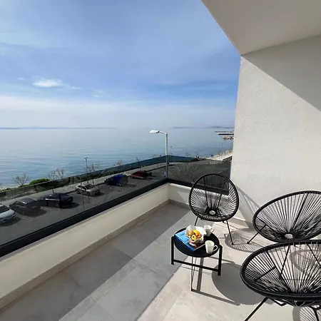 Lux Mare Spectacular Sea View, Only A 10 Meters From The Apartment Podstrana